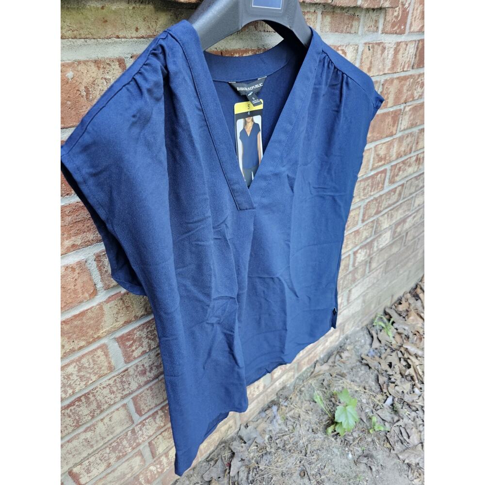NWT Banana Republic Office V Neck Blouse Short Sleeve Top Casual Work Career S